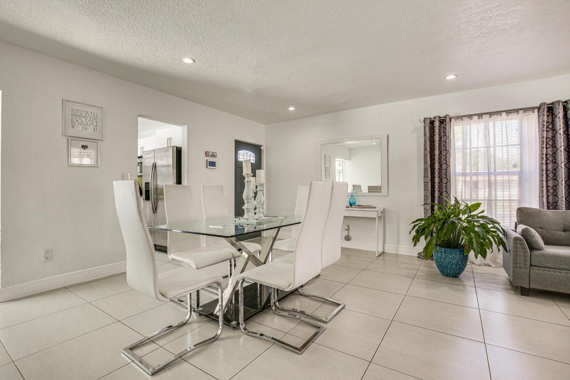 Sun-Soaked Lauderdale Lakes Home With Private Pool! Luaran gambar