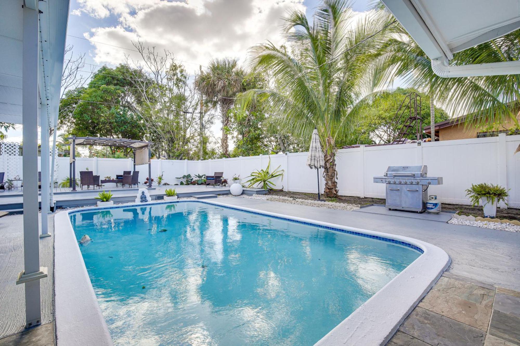 Sun-Soaked Lauderdale Lakes Home With Private Pool! Luaran gambar